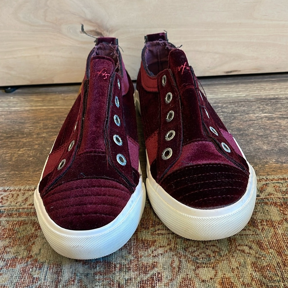 Blowfish Malibu Play Port Velvet size 10 slip on women’s sneakers